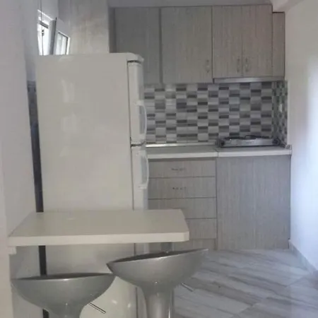 Апартаменты Panos House *